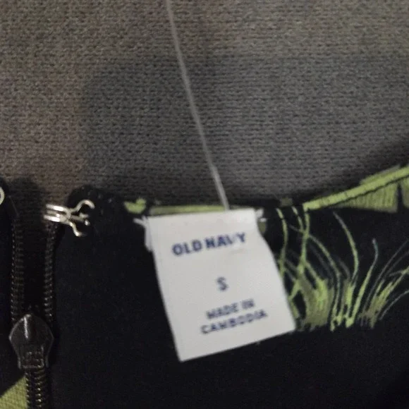 Old Navy Safari Animal Print Sheath Dress Womens S Black Giraffe Zebra Flamingo - Picture 7 of 10